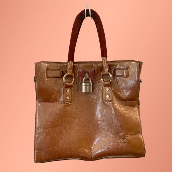 Glossy Champagne Lock Purse - Picture 4 of 8